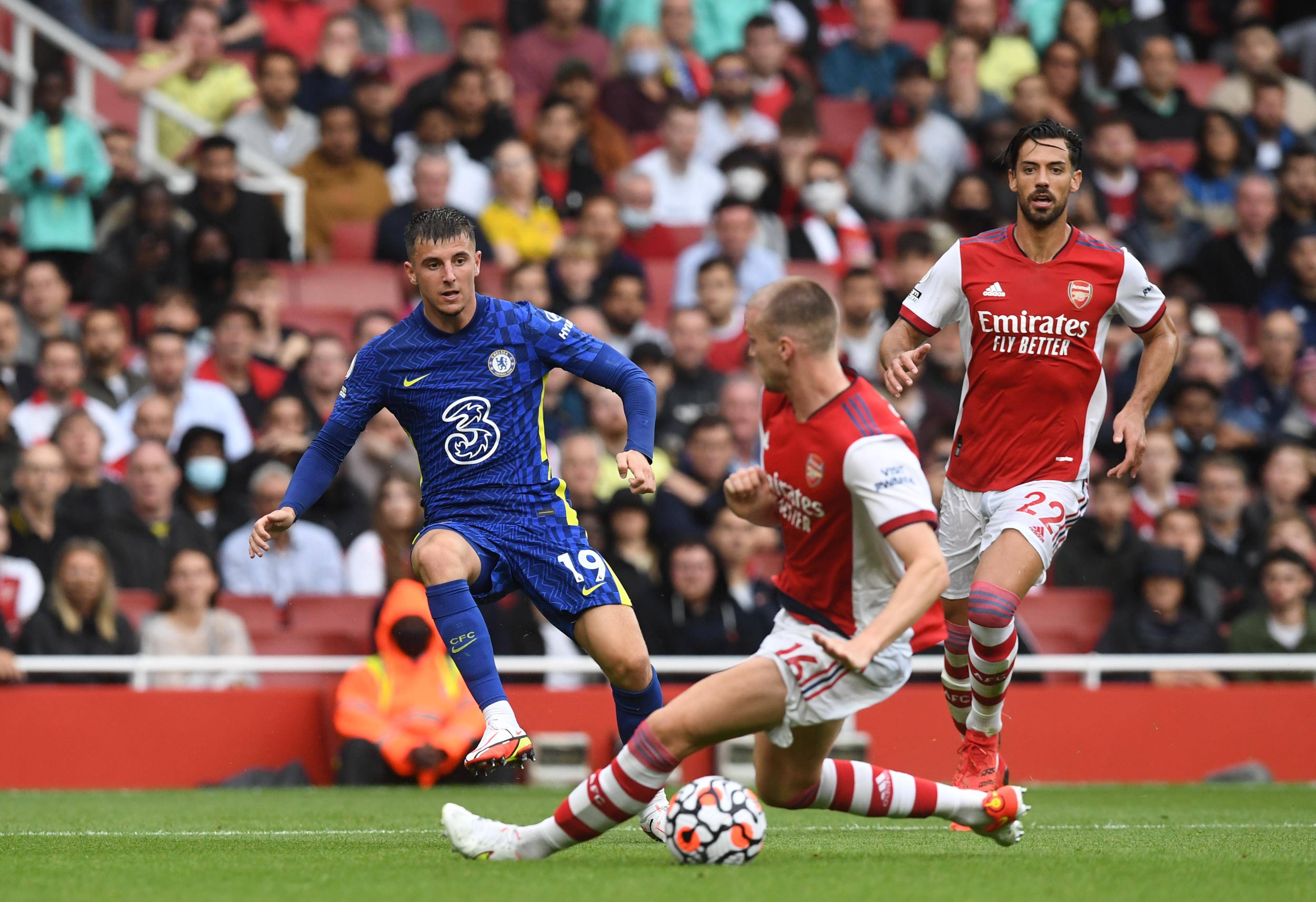 型中场搭档 型中场搭档