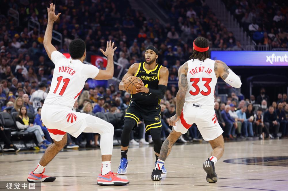 互怼升级！韦德怒批2011判罚，诺维斯基24罚球引质疑